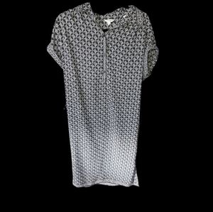 Women's Black and White Patterned Top